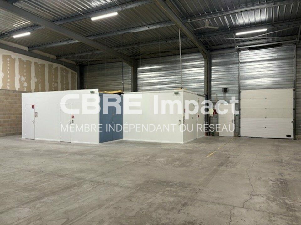 Local d'activité d'une surface totale de 540 m², divisible en deux cellules 