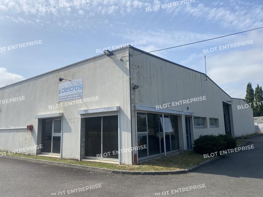 Vente entrepôts 975 m² non divisibles