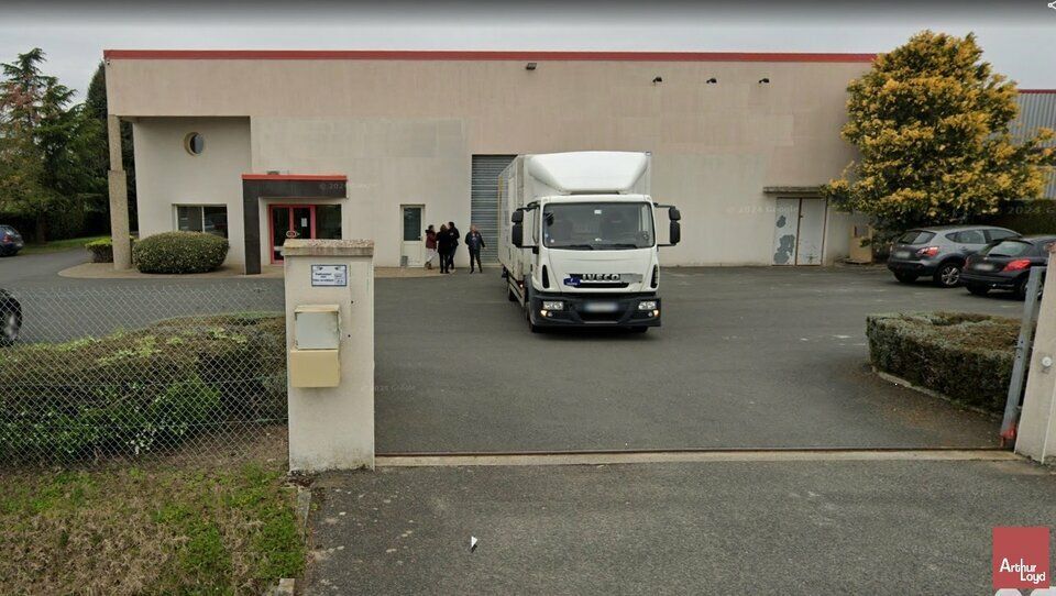 Vente local d''activites 1160 m² non divisibles