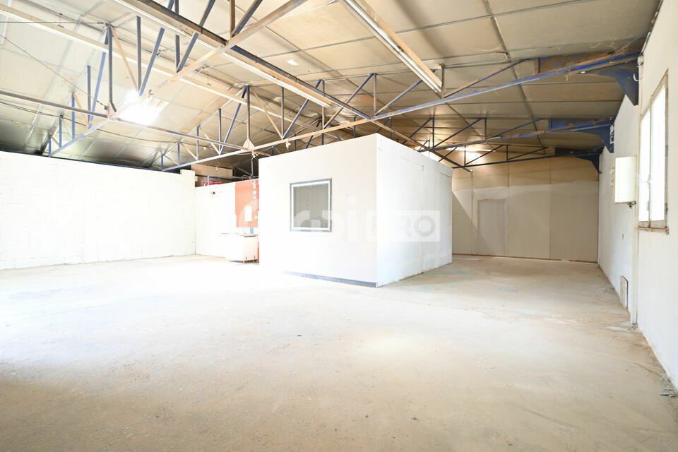 Location local d''activites 182 m² non divisibles