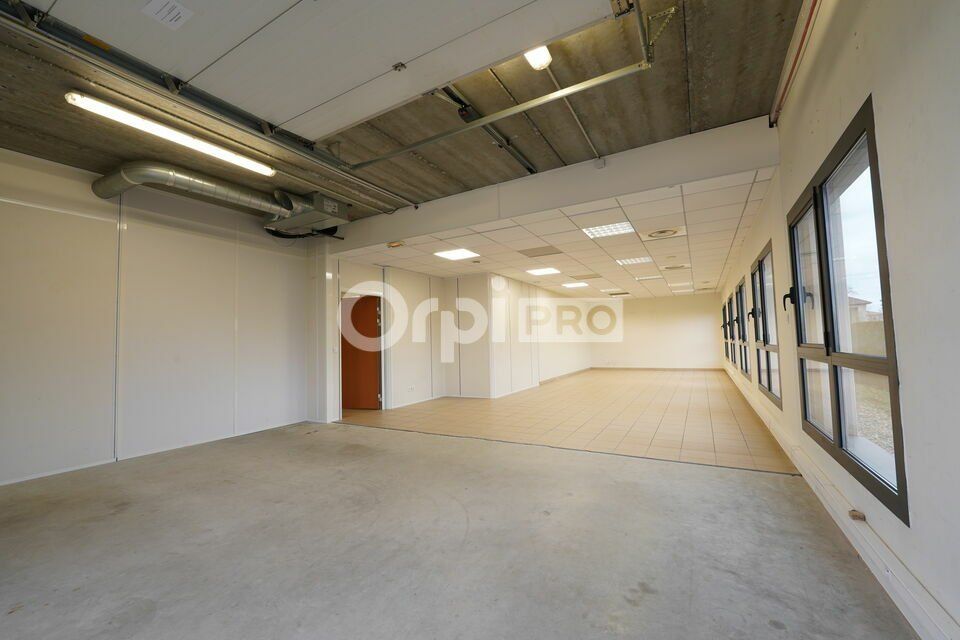 Location bureaux 216.84 m² non divisibles