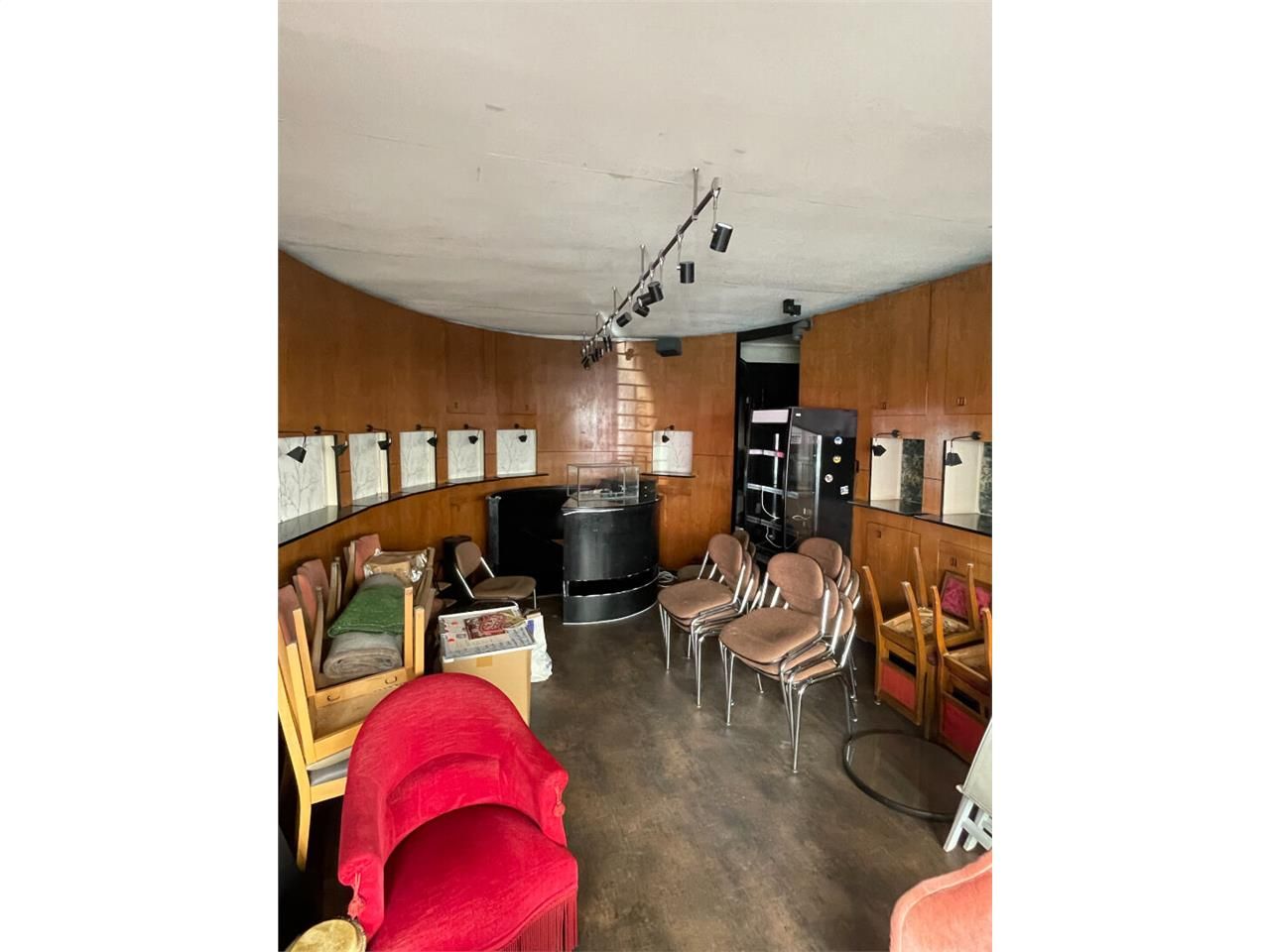 Location local commercial 100.00 m² à LIMOGES