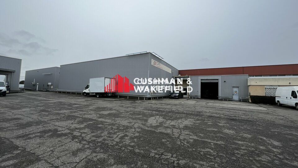 Location entrepot 1100 m² non divisibles