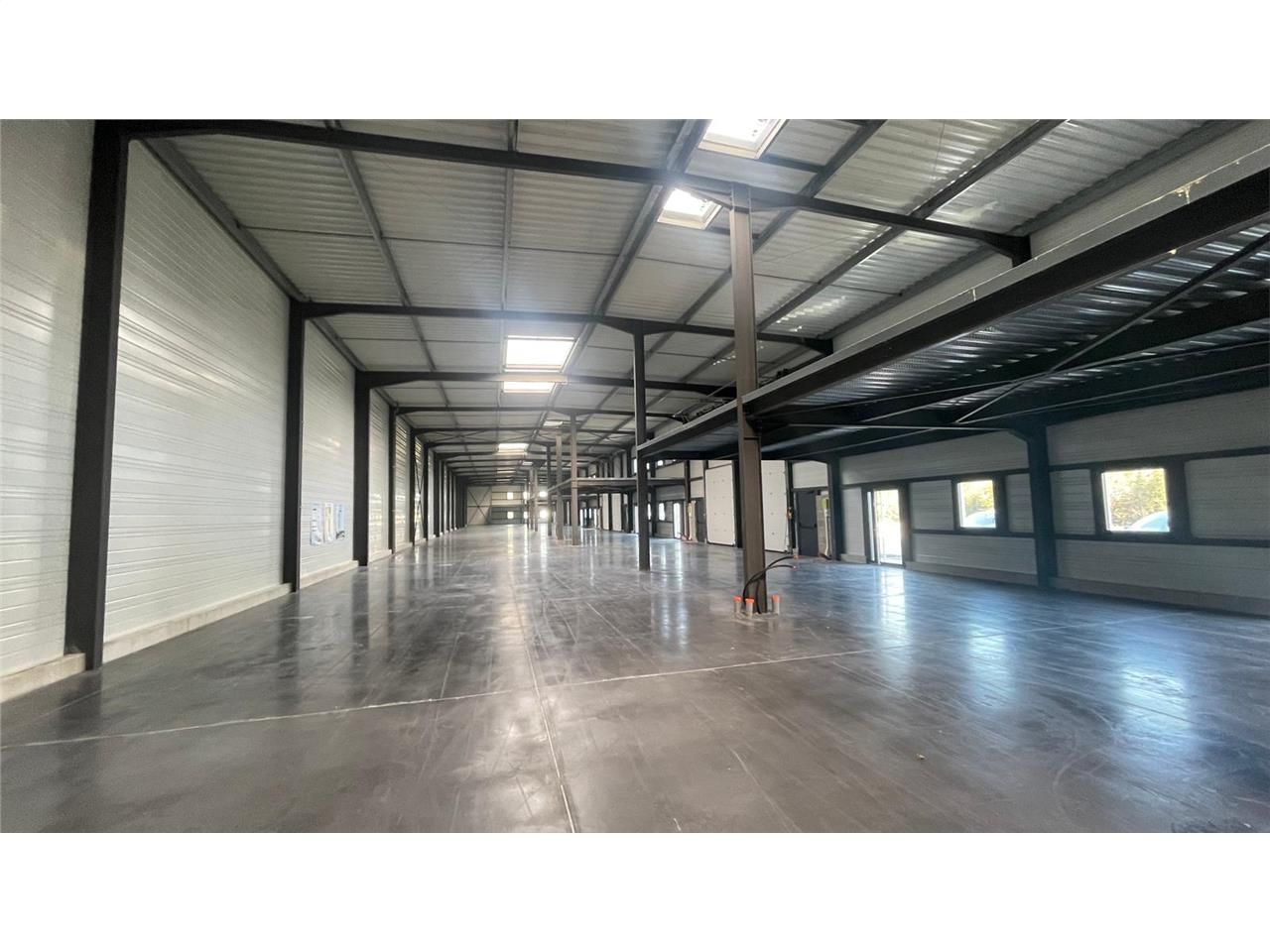 Vente entrepots 1050 m² divisibles à partir de 210 m²