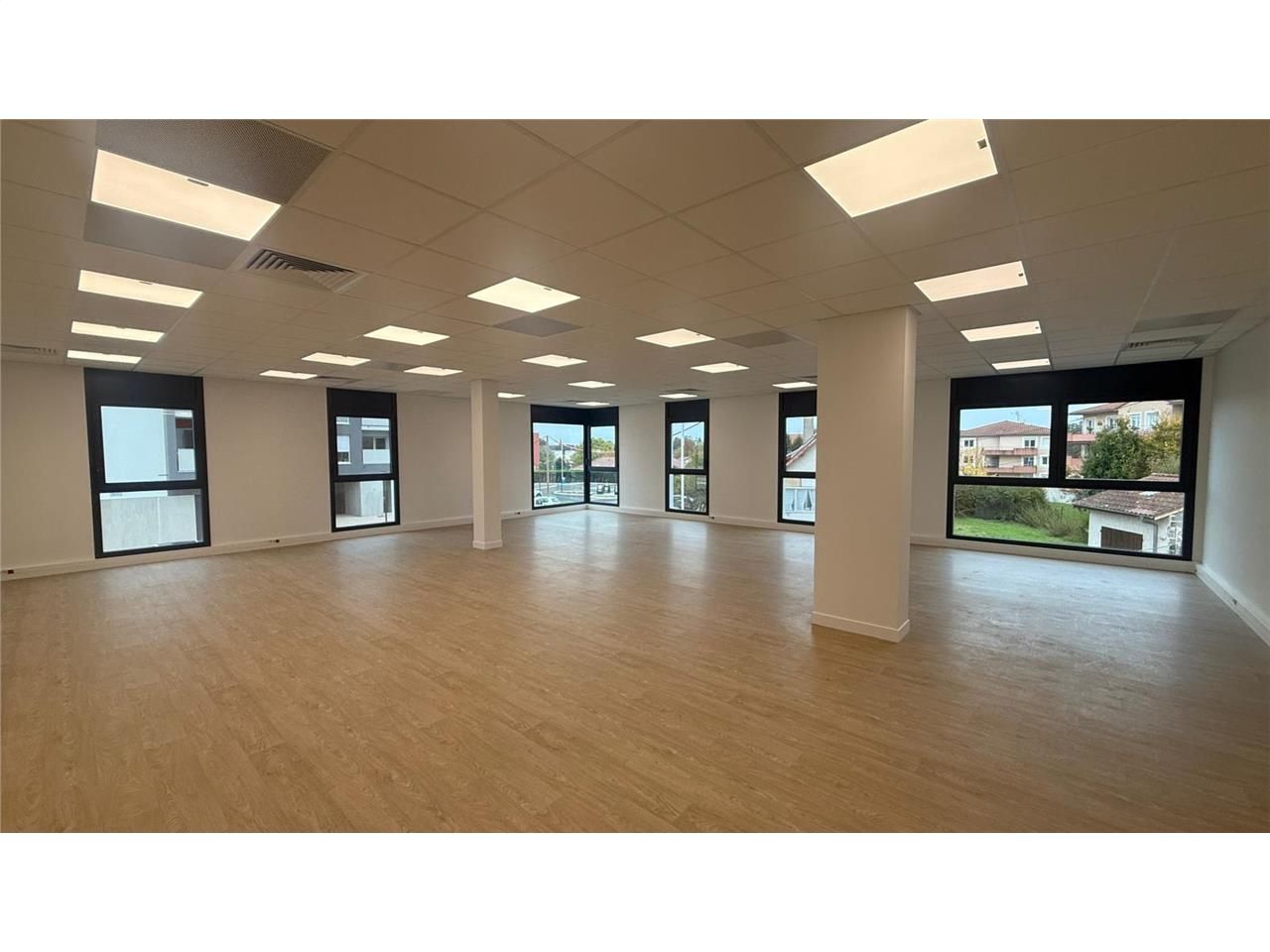 Location bureaux 124 m² non divisibles