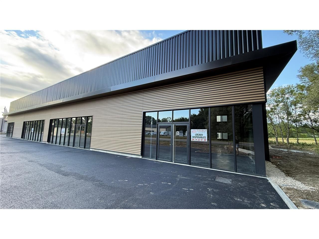 Vente entrepots 195 m² non divisibles