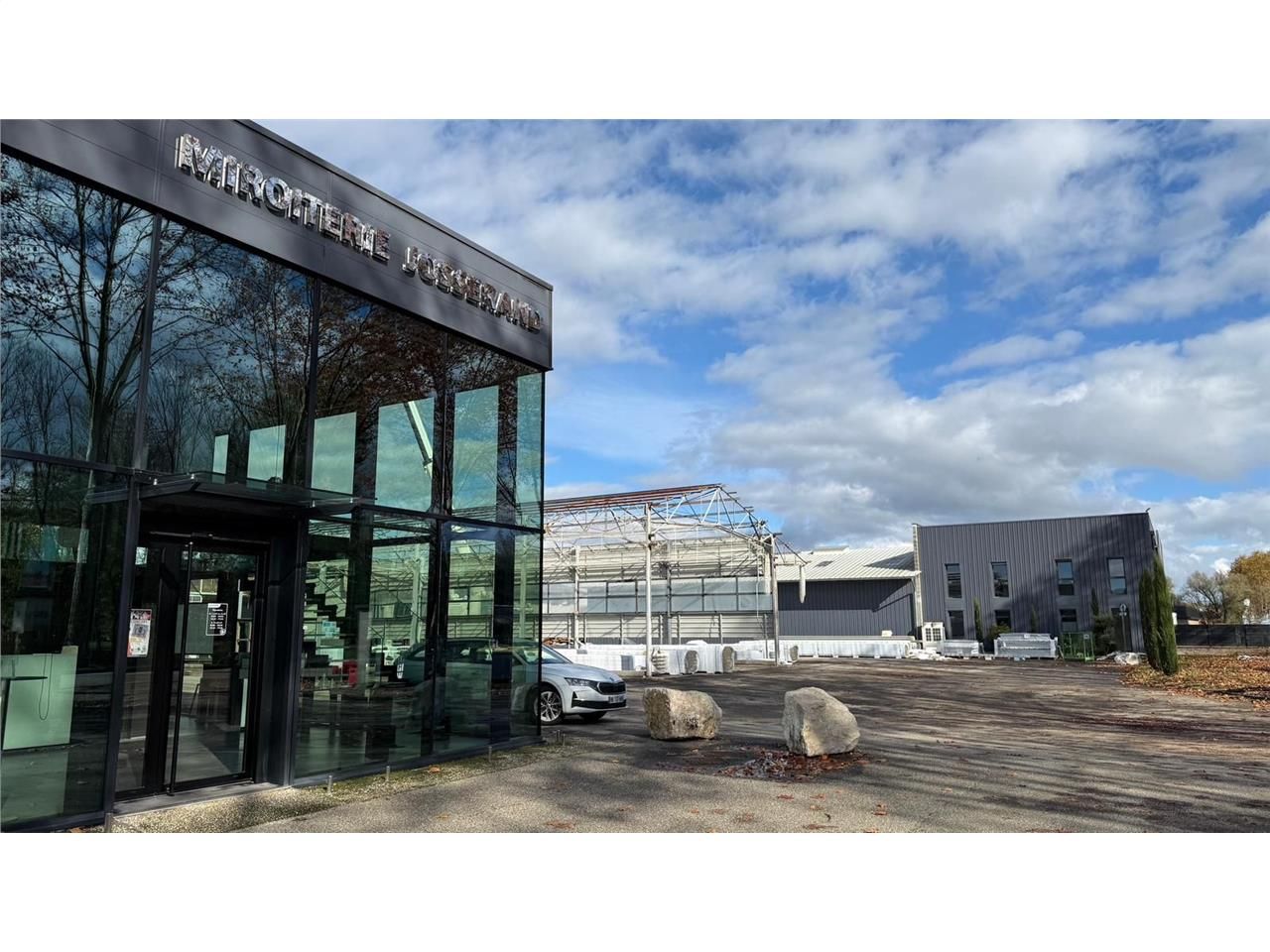 Location entrepots 315 m² non divisibles