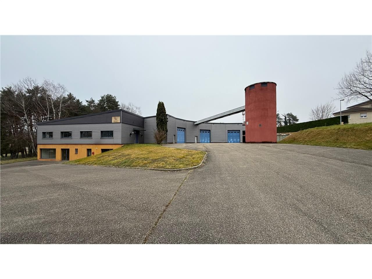 Location entrepots 1747 m² non divisibles