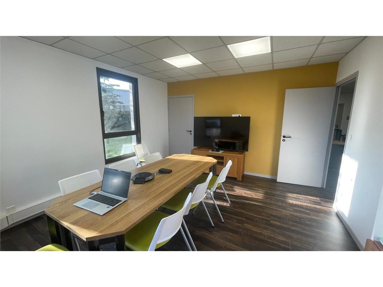 Location bureaux 98 m² non divisibles