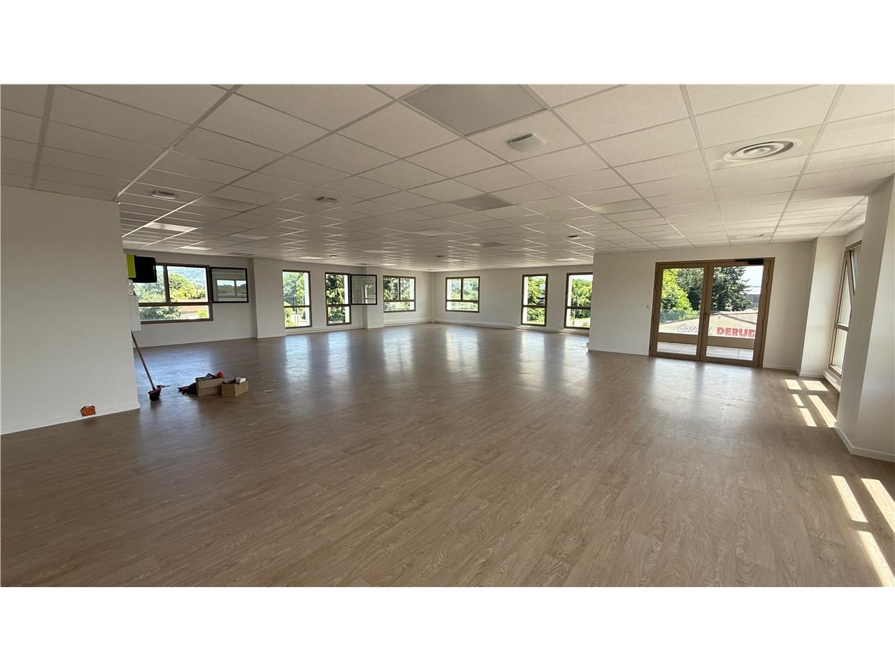 Location bureaux 171 m² non divisibles