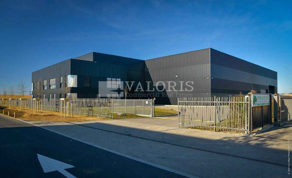 Location local d''activites 2883 m² non divisibles