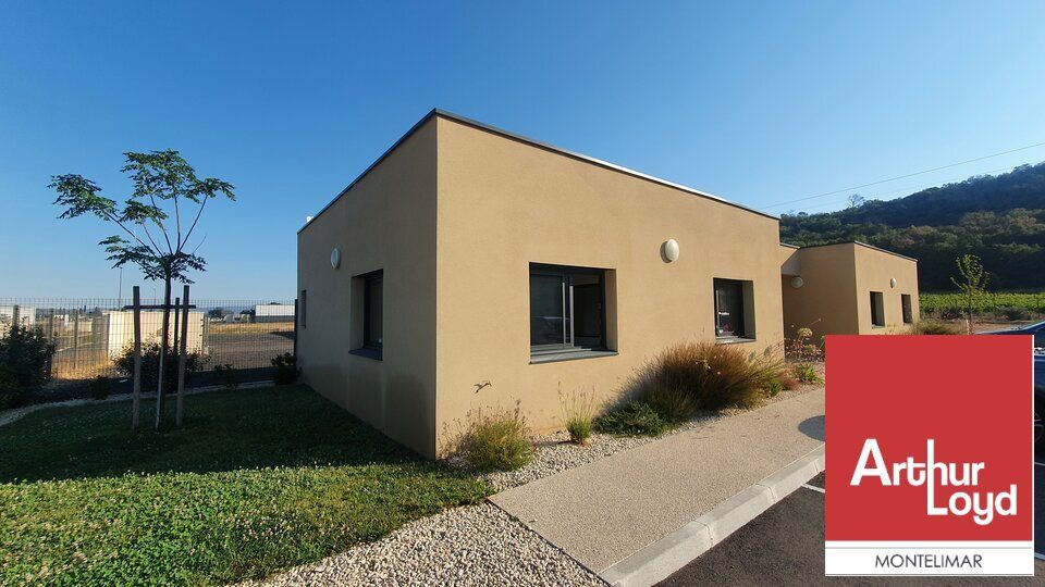 Saint Paul Trois Châteaux - Zone Drôme Sud Provence - A vendre Bâtiment indépendant de Bureaux d'environ 136 m2