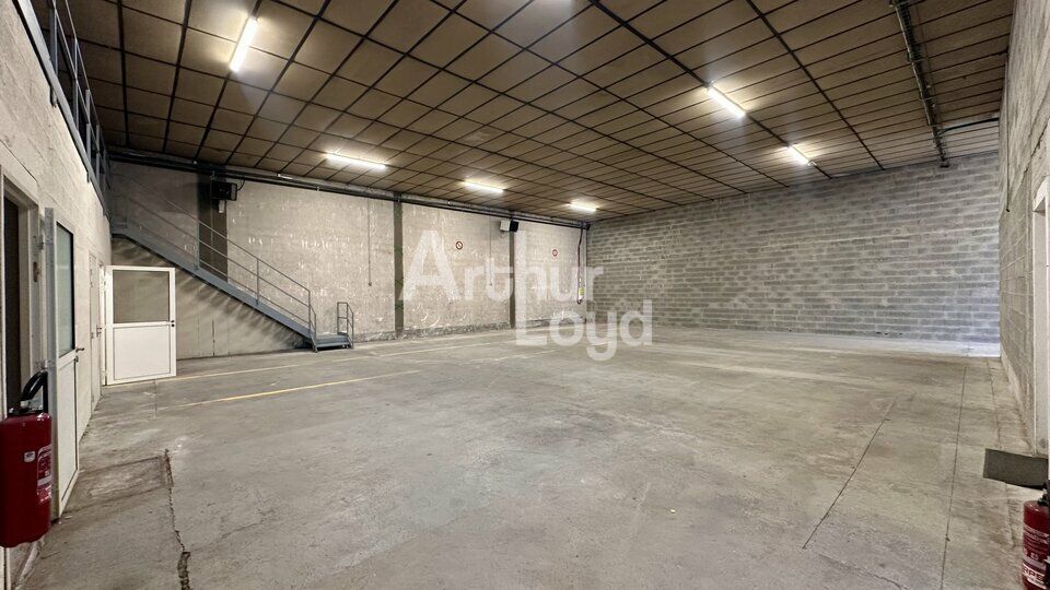Location local d''activites 428.22 m² non divisibles