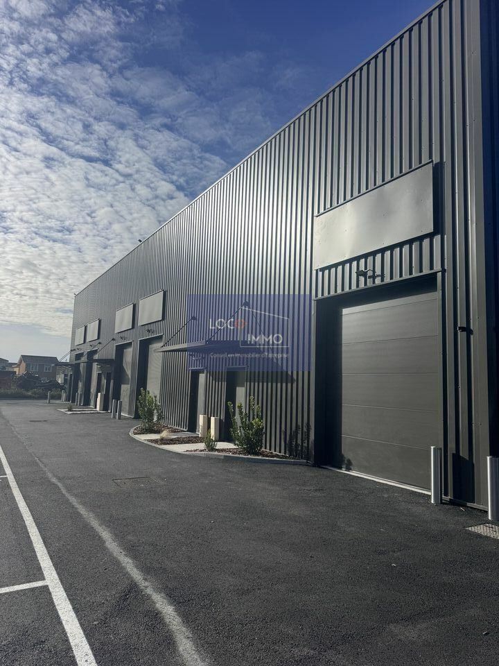 Vente local d''activites 94.3 m² divisibles à partir de 62.1 m²