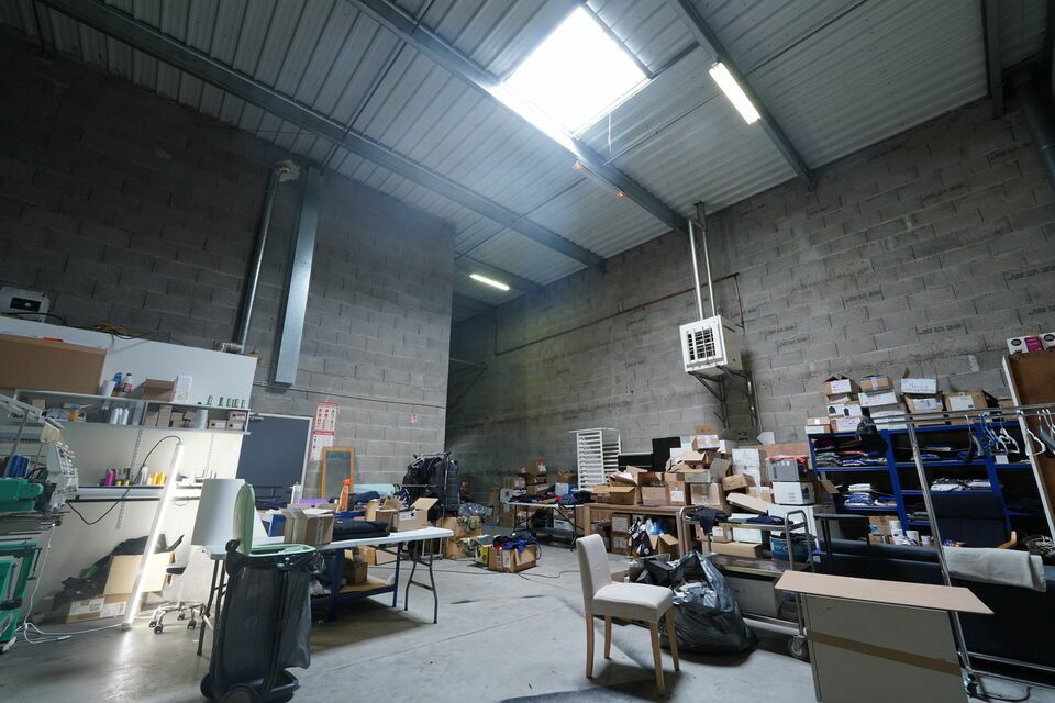 Location local d''activites 282 m² non divisibles