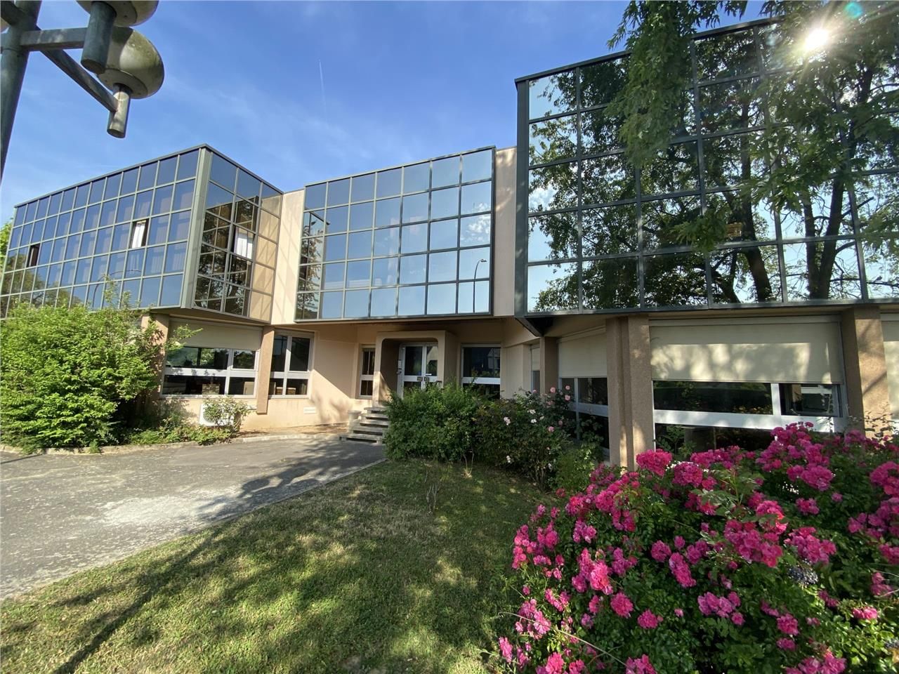 Vente bureaux 1300 m² à Lucé