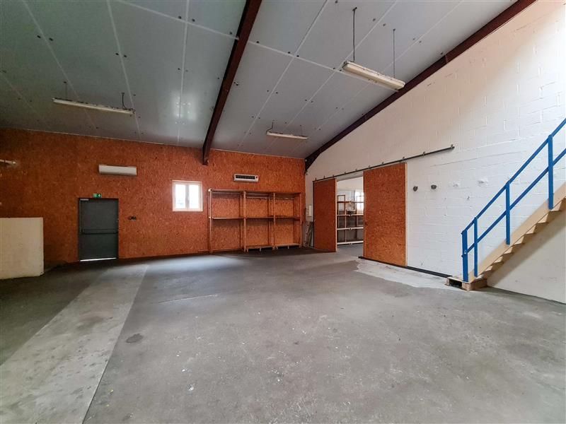 Location local d''activites 800 m² divisibles à partir de 250 m²