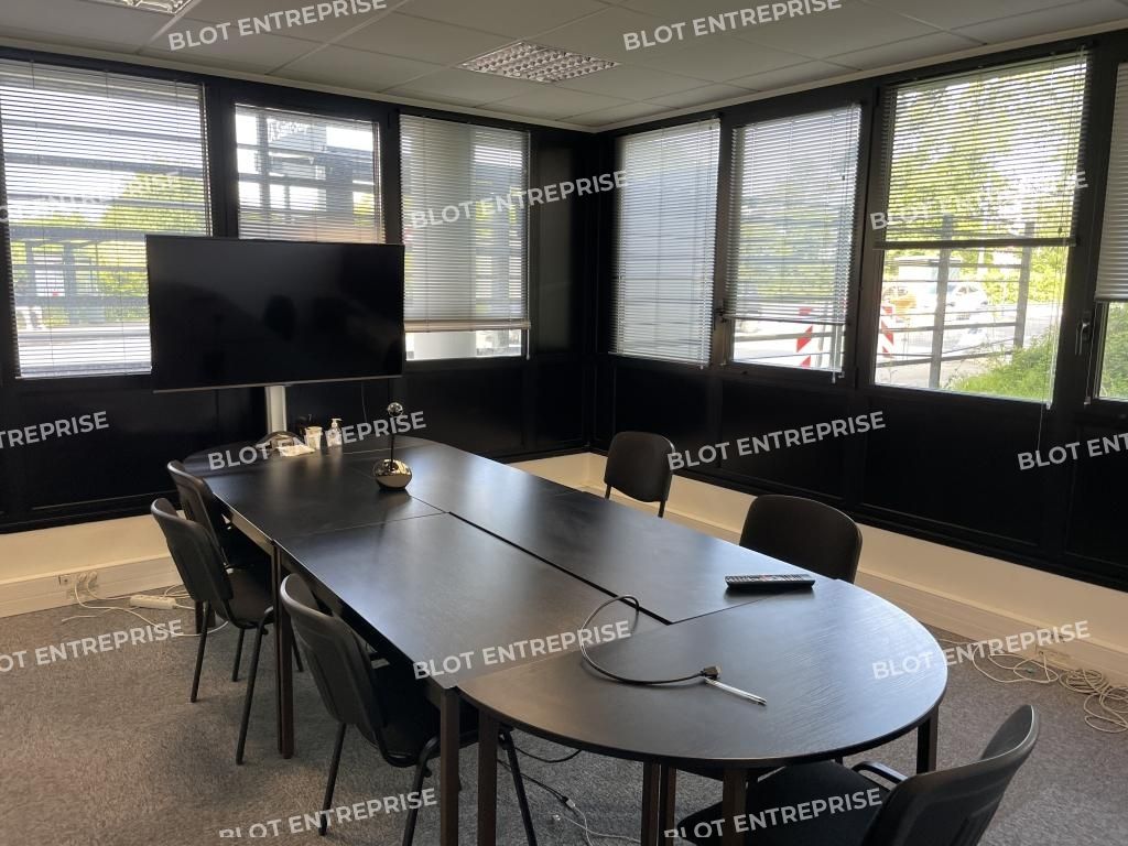 Location bureaux 275 m² non divisibles