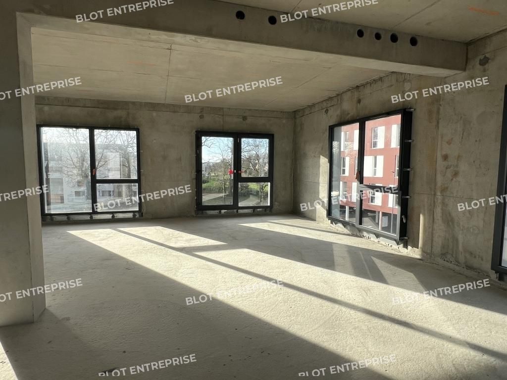Vente bureaux 122 m² non divisibles