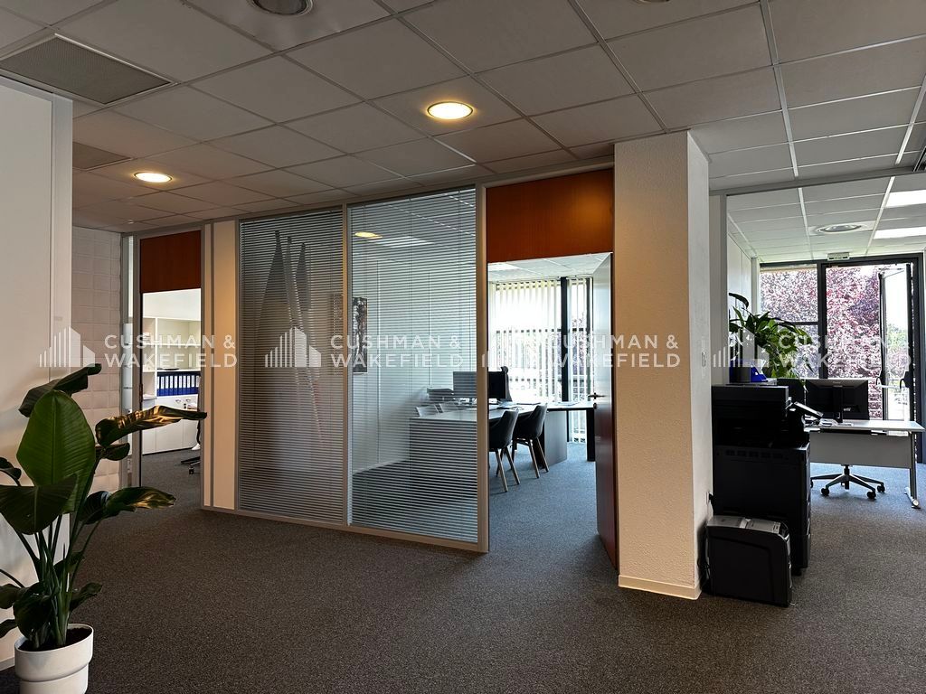 Location bureaux 216 m² non divisibles