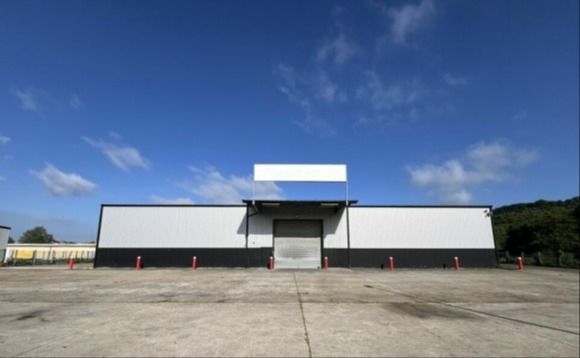 Location entrepôts 1250 m² non divisibles