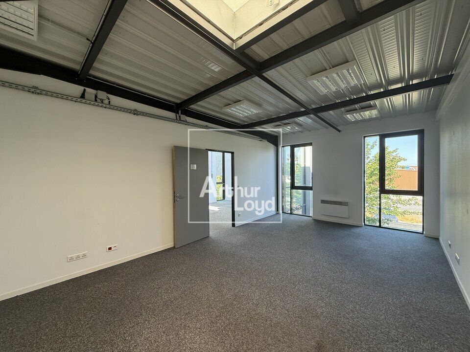 Location local d''activites 325 m² non divisibles