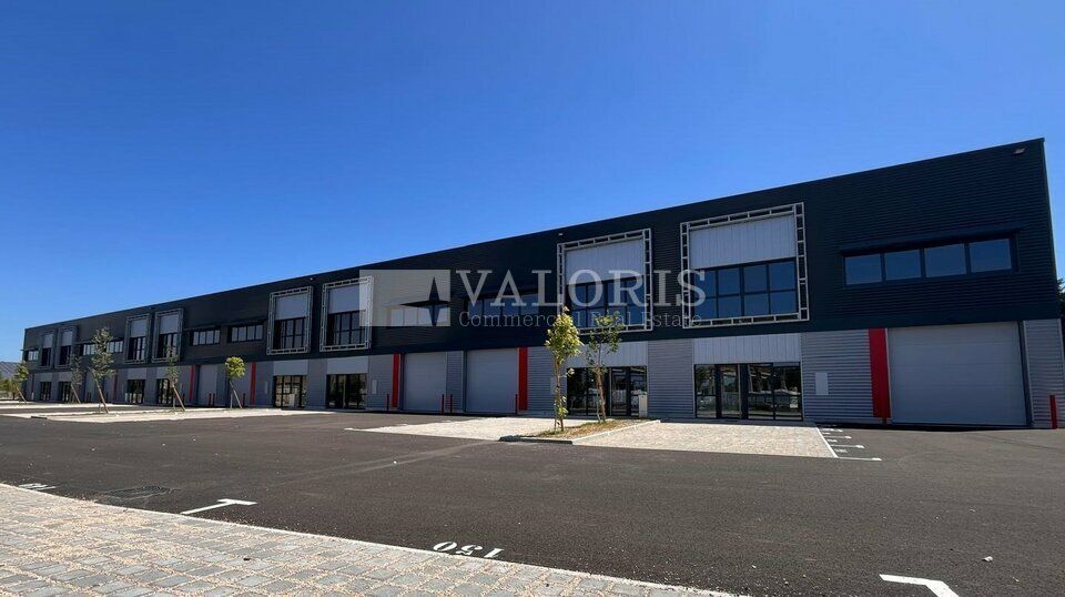 Valoris Méditerranée vous propose, à la location, des cellules d'activités neuves au sein du parc Veellage à Villeneuve-lès-Avignon.