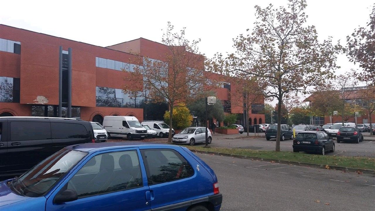 Location bureaux 677 m² à COLOMIERS