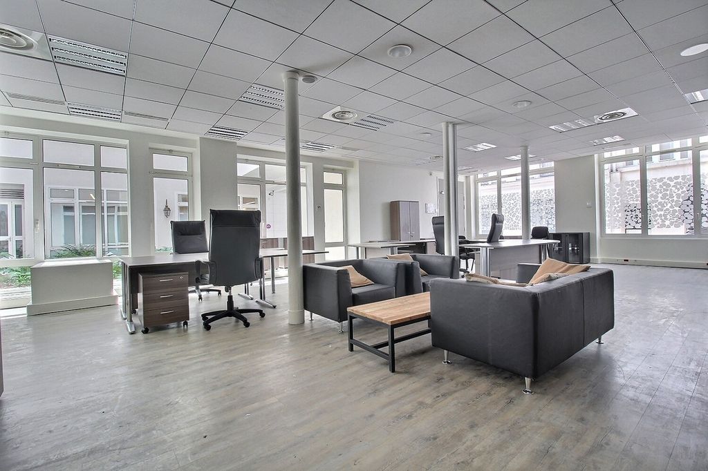 Location bureaux 270 m² non divisibles