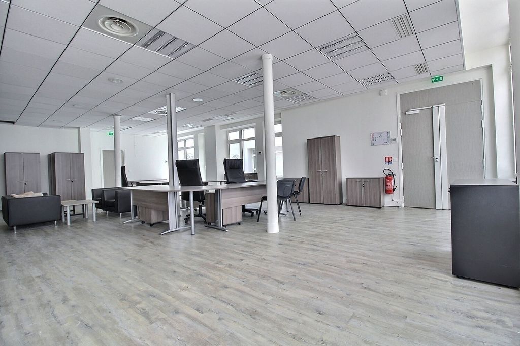 Location bureaux 270 m² non divisibles