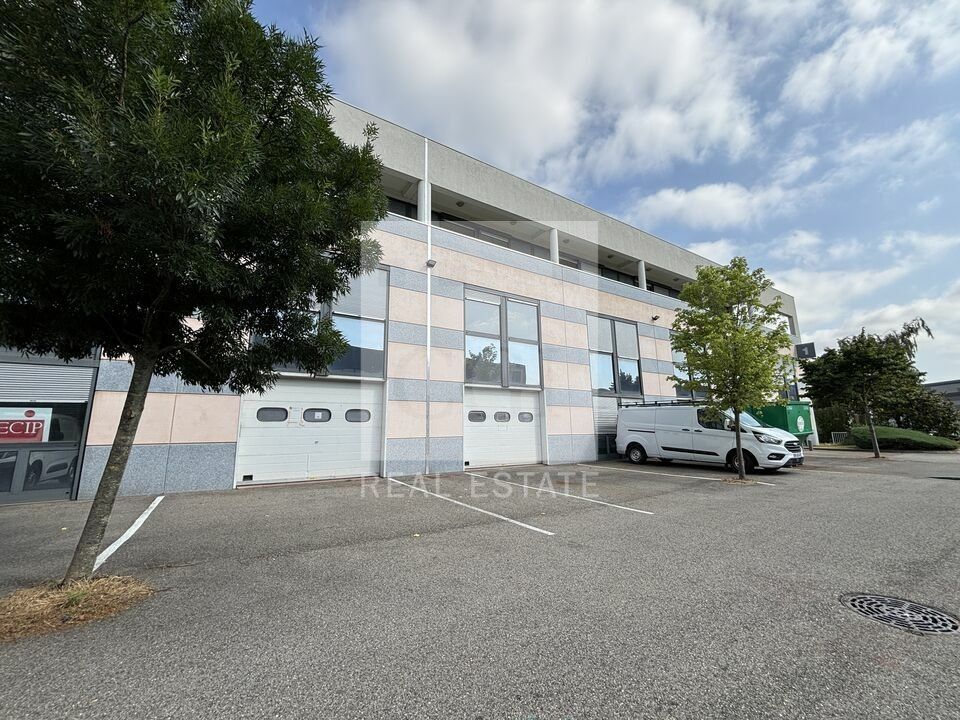 Location local d''activites 205 m² non divisibles