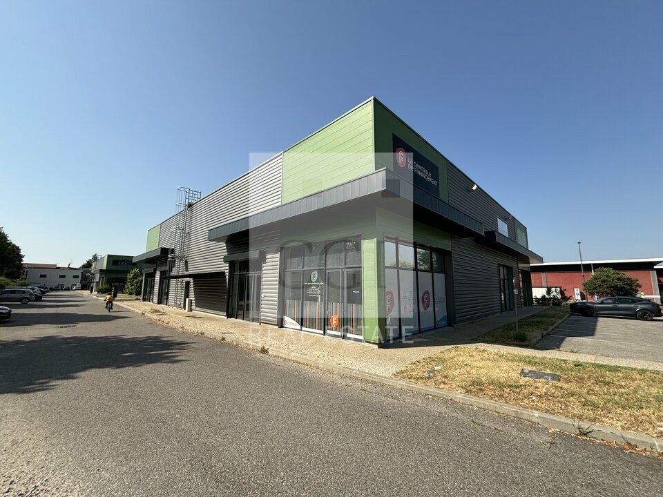 Location local commercial 248 m² divisibles à partir de 120 m²