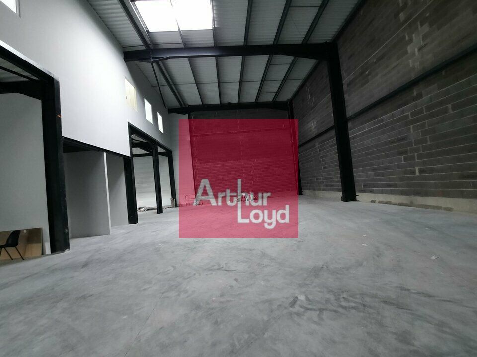 CLERMONT-FERRAND A LOUER LOCAL ACTIVITE 443 M² - PROGRAMME NEUF