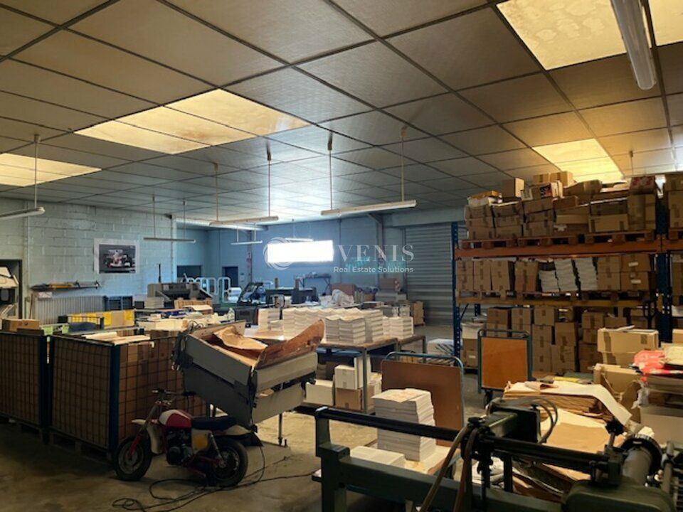 Location local d''activites 450 m² non divisibles