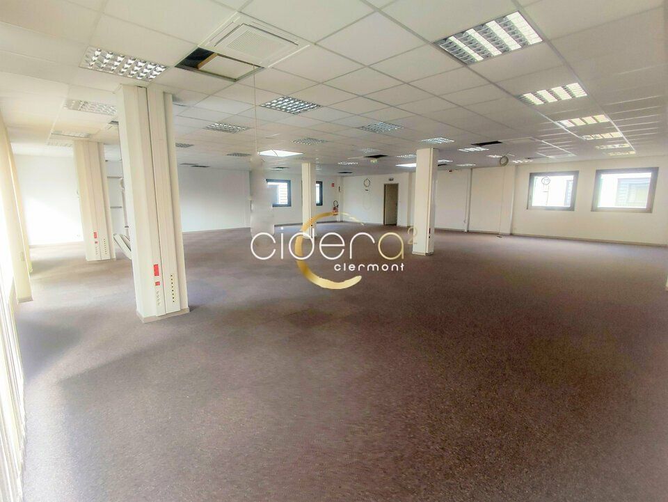 A louer plateau de bureaux d'environ 302 m² sur le secteur du Brézet 