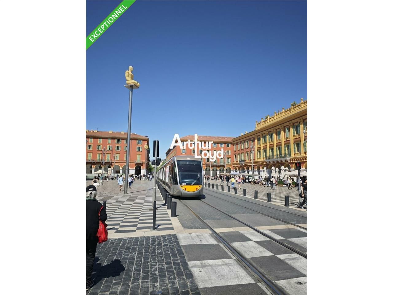 A LOUER SUR UN EMPLACEMENT PREMIUM DE NICE BUREAU DANS IMMEUBLE BOURGEOIS AVEC ACCES PMR