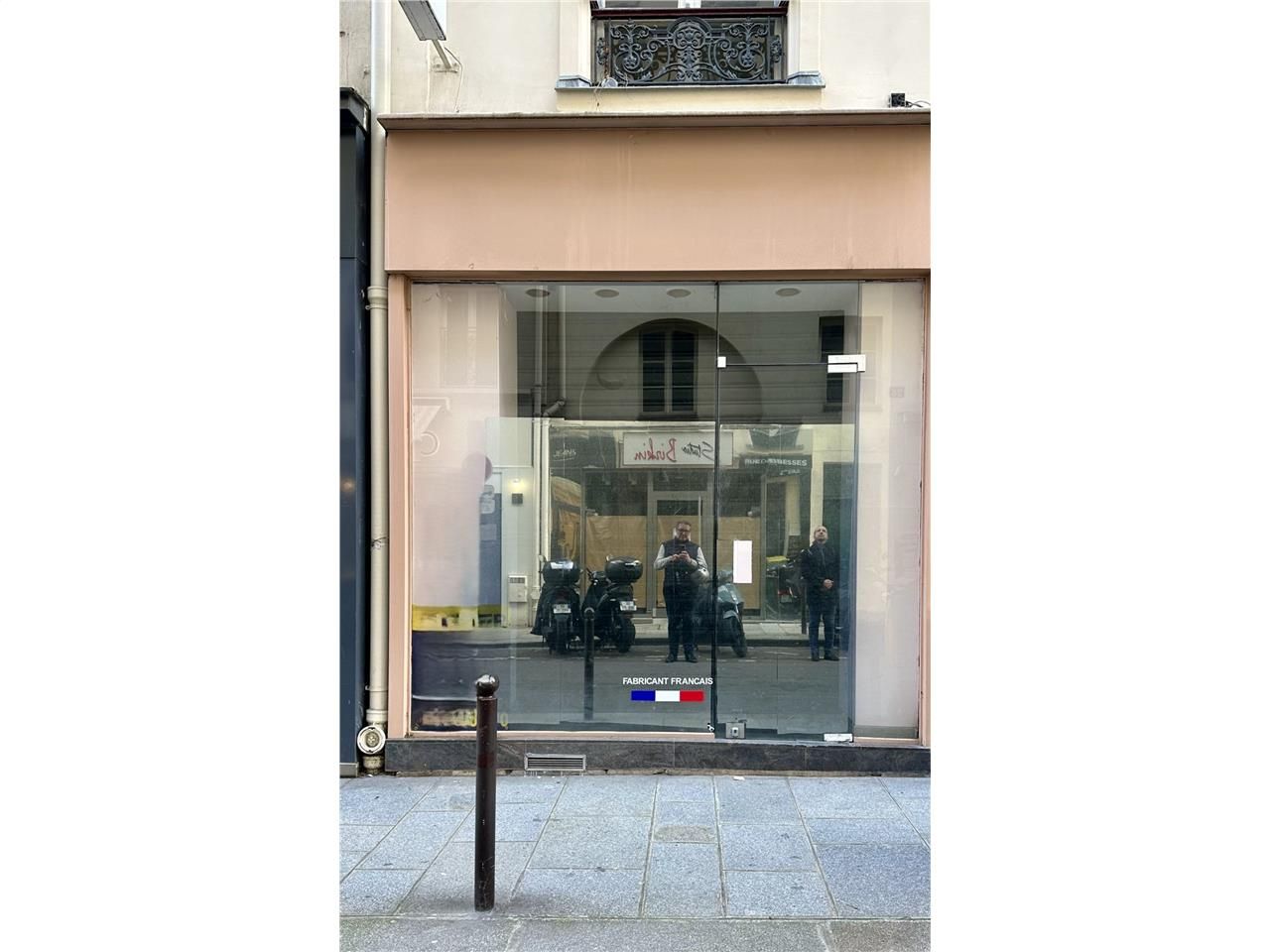 Location local commercial 225 m² à Paris