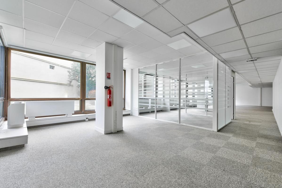 Location bureaux 1003 m² non divisibles