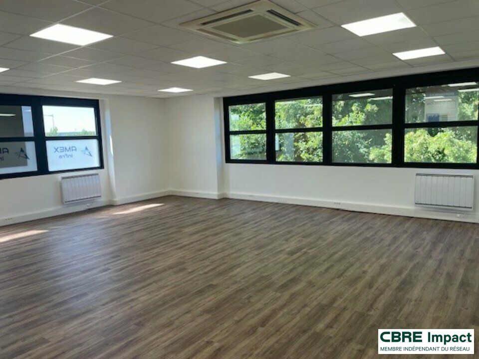 Location bureaux 102 m² non divisibles