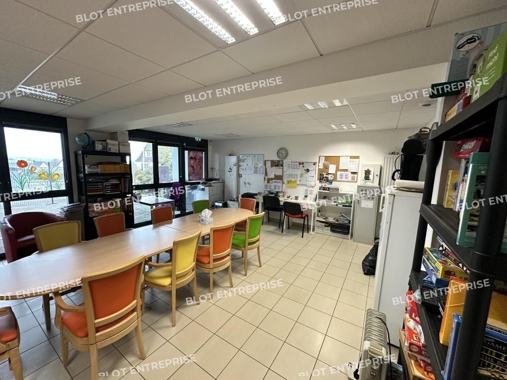 Location local commercial 153 m² non divisibles