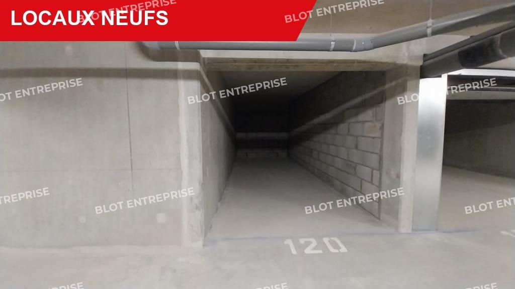 Location local commercial 112 m² non divisibles