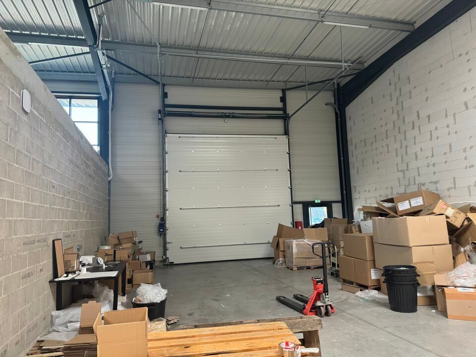 Location local d''activites 499 m² non divisibles