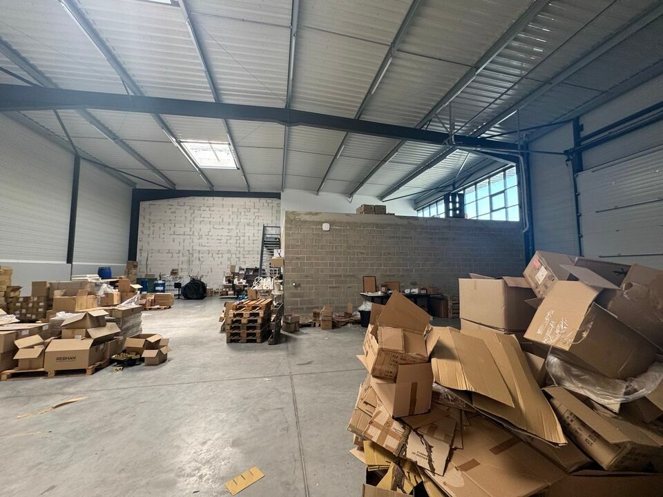 TOURS SUD CHAMBRAY - D910 - A10 - A LOUER LOCAL D'ACTIVITES DE 499 M² - 5 PARKINGS