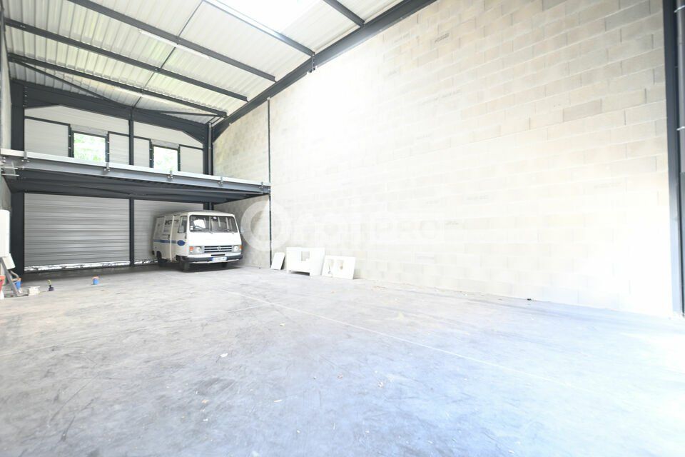 LOCAL D'ACTIVITE A LOUER - 163 m² - VENISSIEUX