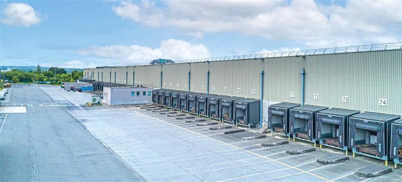 Entrepôt logistique - Bordure RN 12