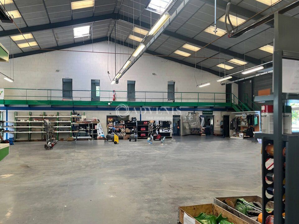 Vente local d''activites 1625 m² non divisibles