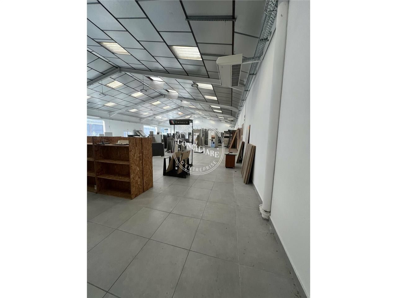 Vente entrepot 1800 m² non divisibles