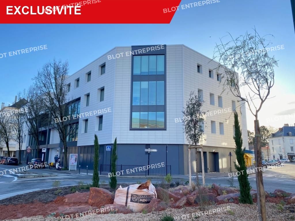 Location bureaux 4262 m² non divisibles