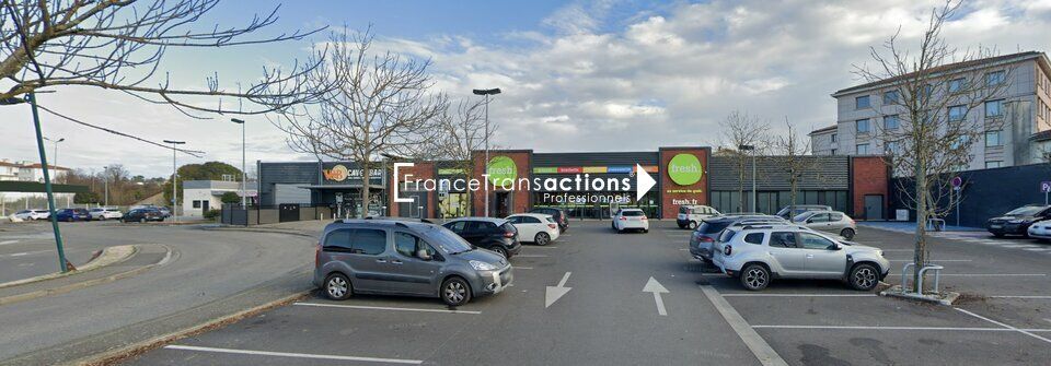Location local commercial 740 m² non divisibles