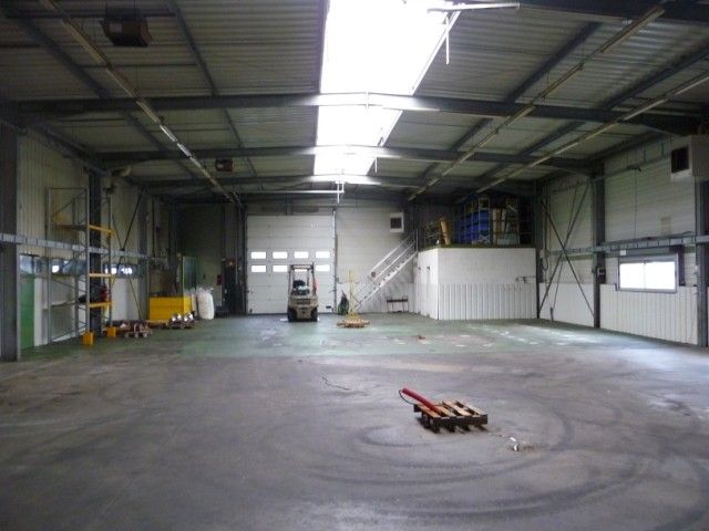 PROCHE DU ROND POINT DES VACHES.